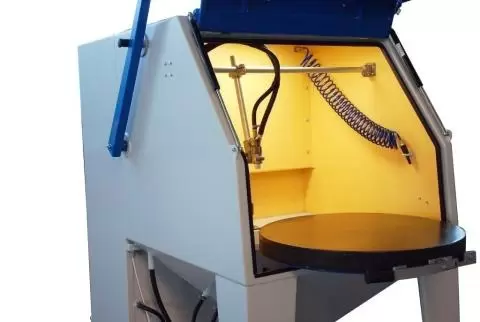 Injektor-Strahlkabine Drehteller halb herausfahrbar